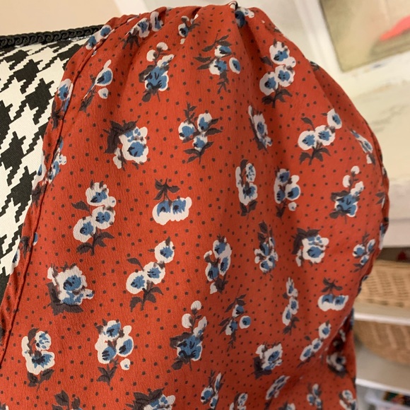 Red dress with floral design 🥰 - Picture 3 of 8